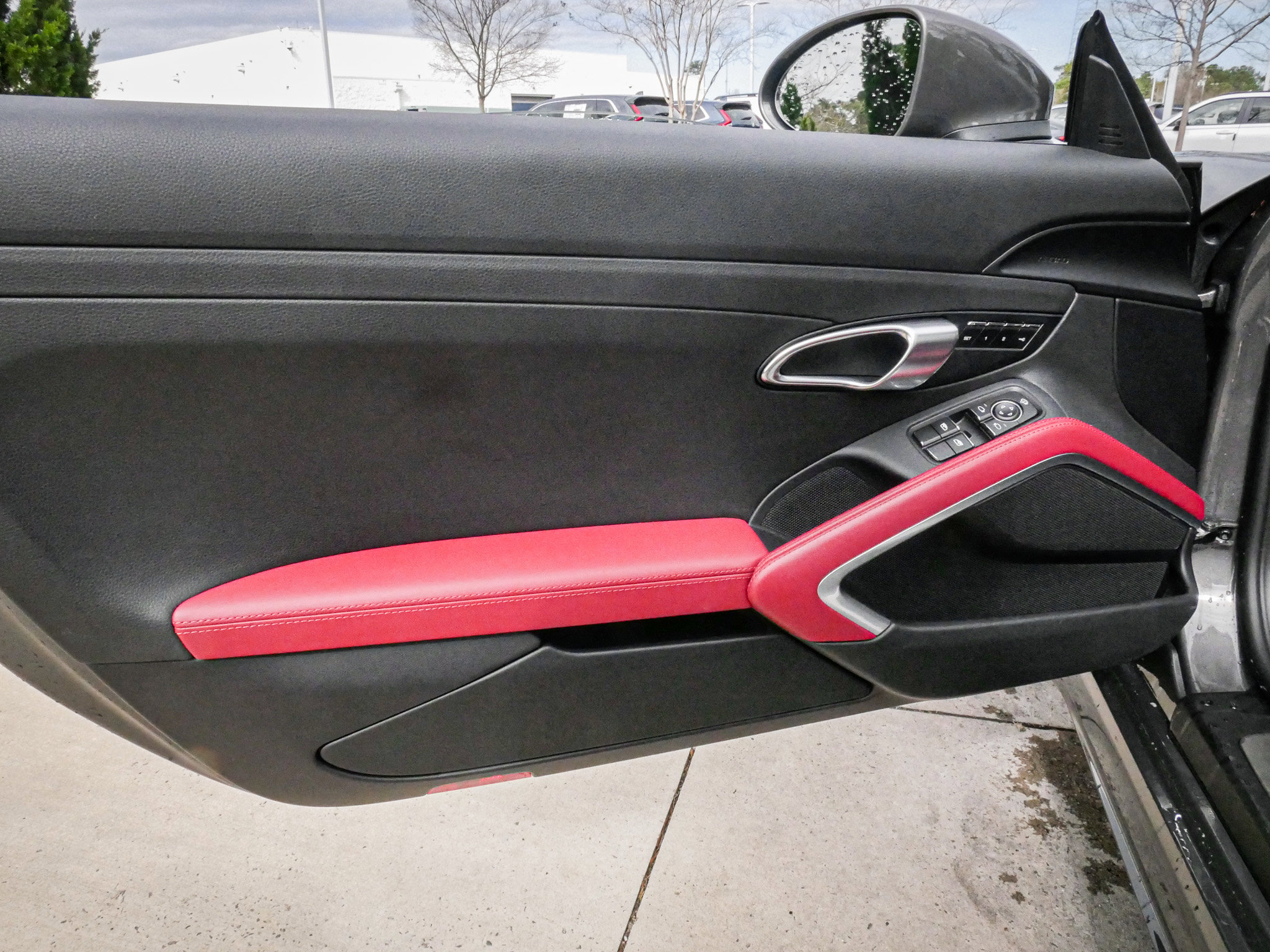 Used 2024 Porsche 718 Boxster w/ Premium Package image 14