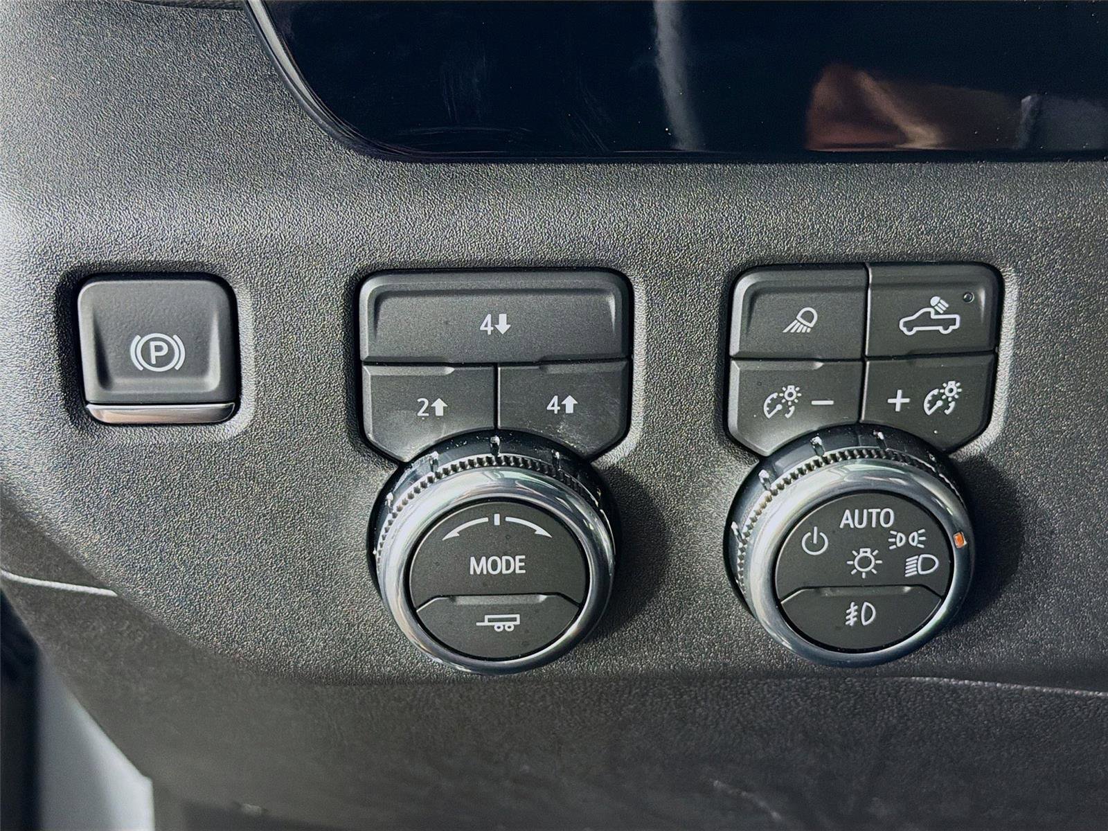 New 2026 GMC Sierra 2500 SLE w/ SLE Value Package; image 10