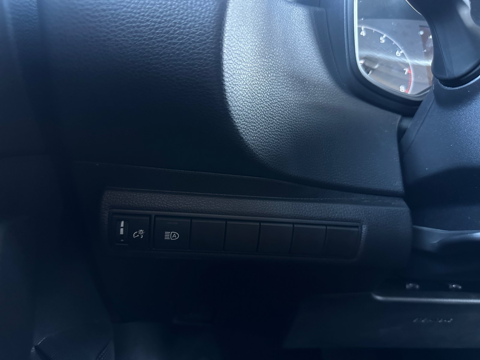 Used 2025 Toyota Corolla LE FWD image 17