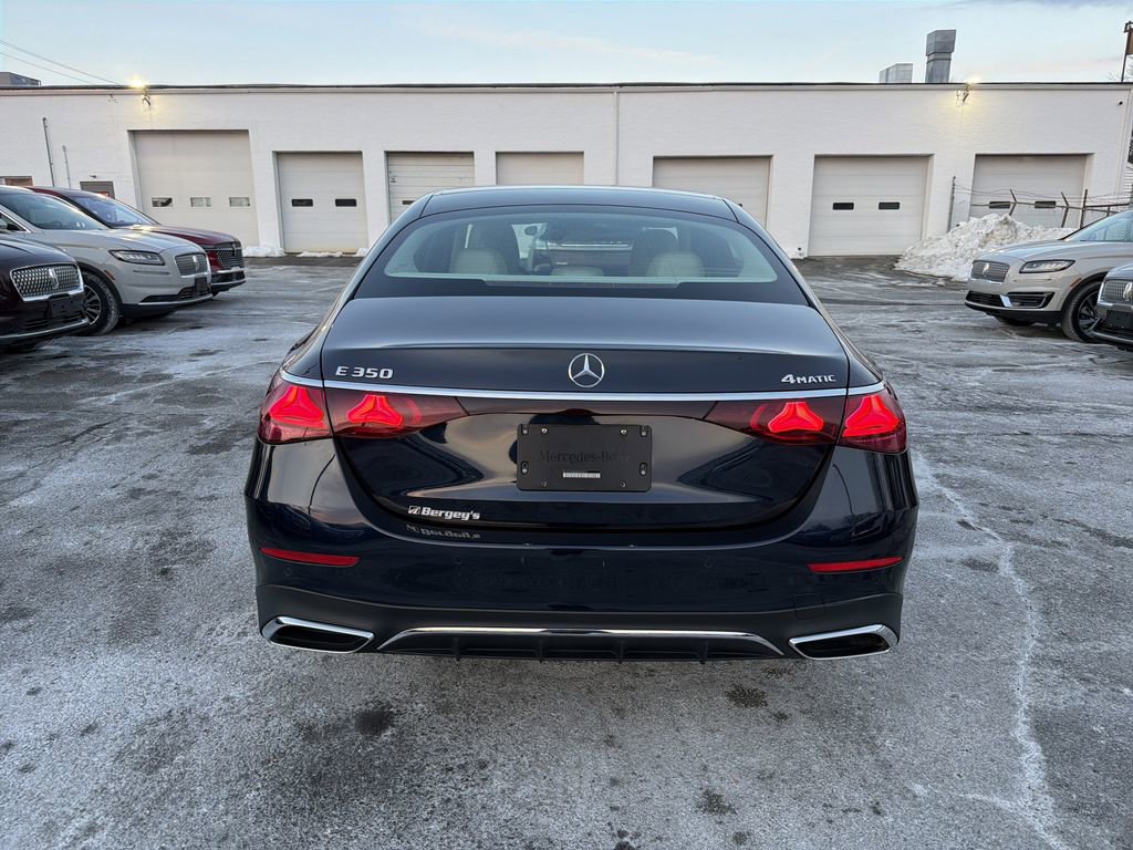 Used 2024 Mercedes-Benz E 350 4MATIC Sedan image 4