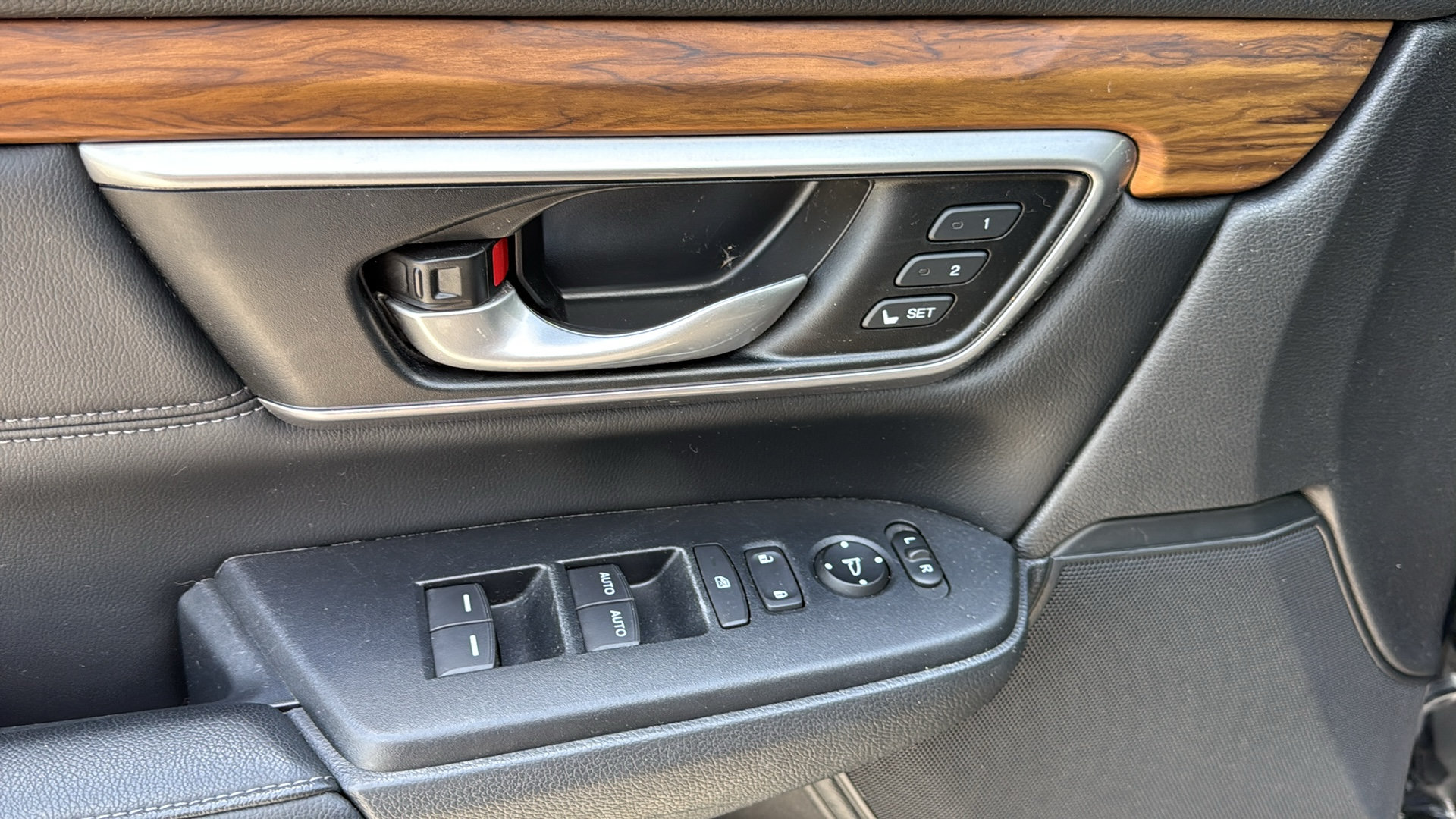 Used 2018 Honda CR-V EX-L image 11