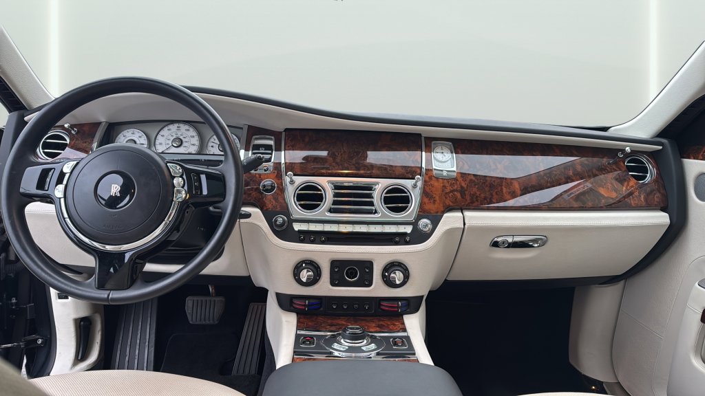 Used 2013 Rolls-Royce Ghost image 28