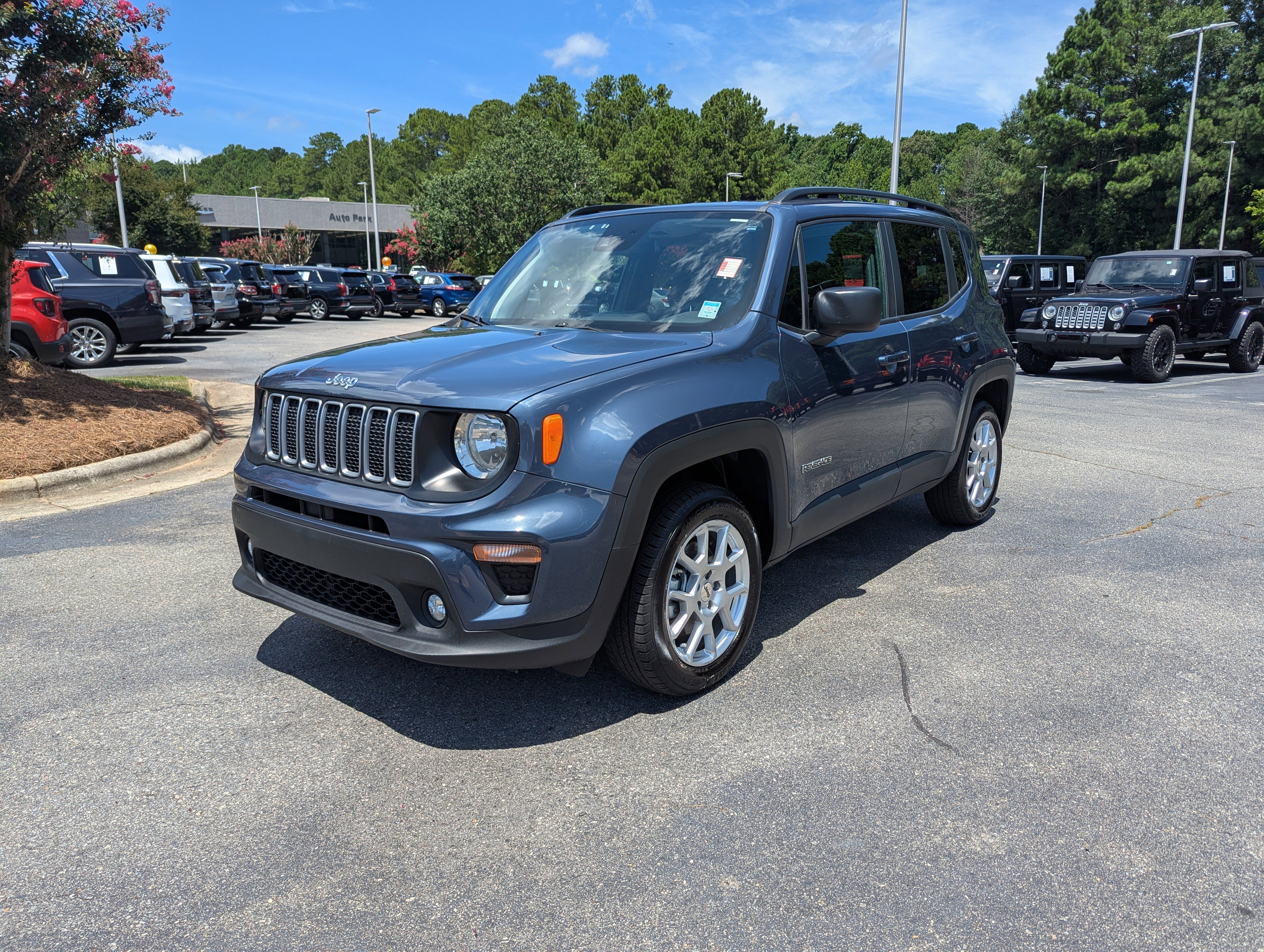 Certified 2022 Jeep Renegade Latitude w/ Convenience Group