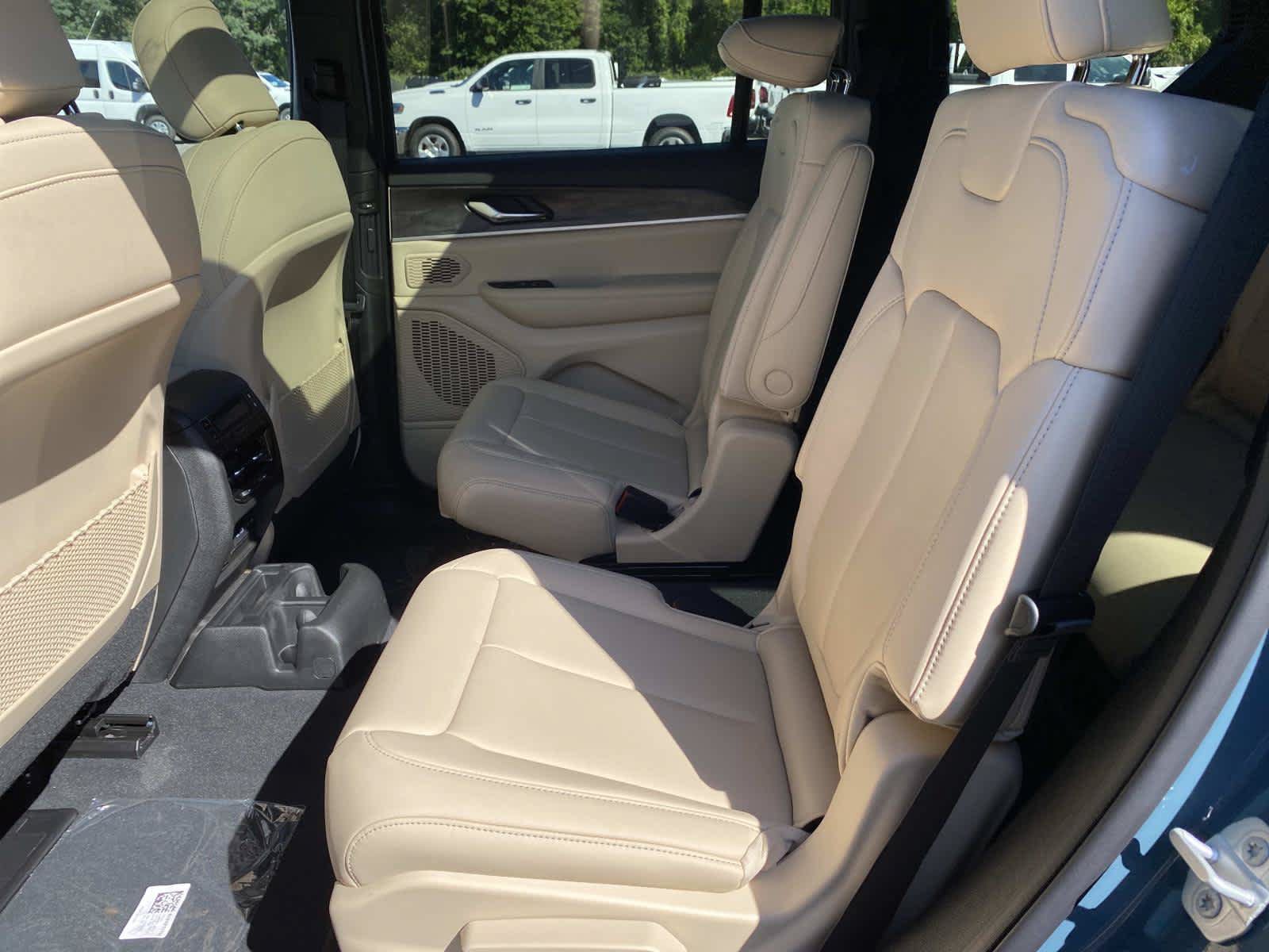 New 2027 Jeep Grand Cherokee L Limited AWD/4WD image 7