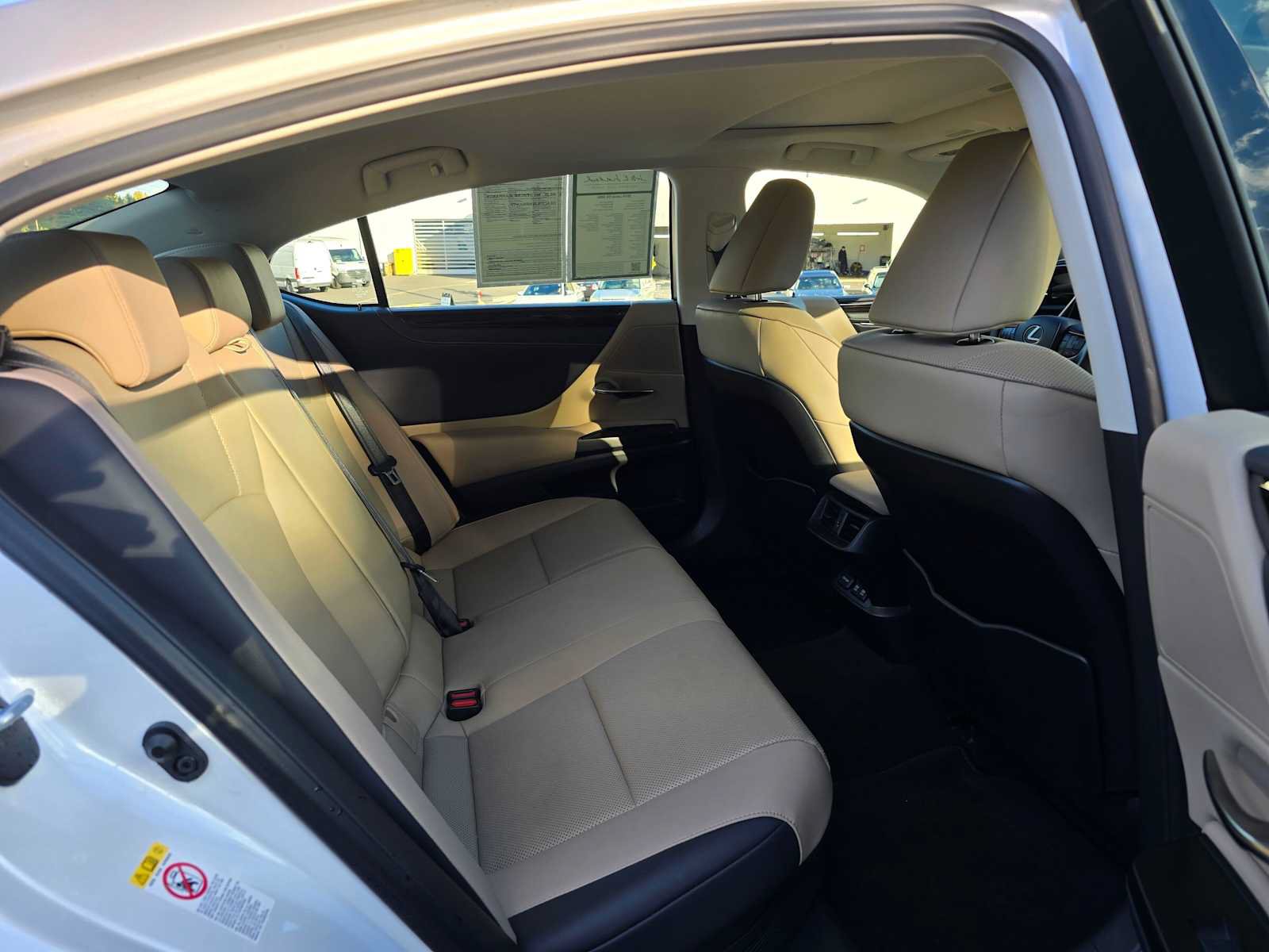 Used 2019 Lexus ES 300h w/ Premium Package FWD image 12