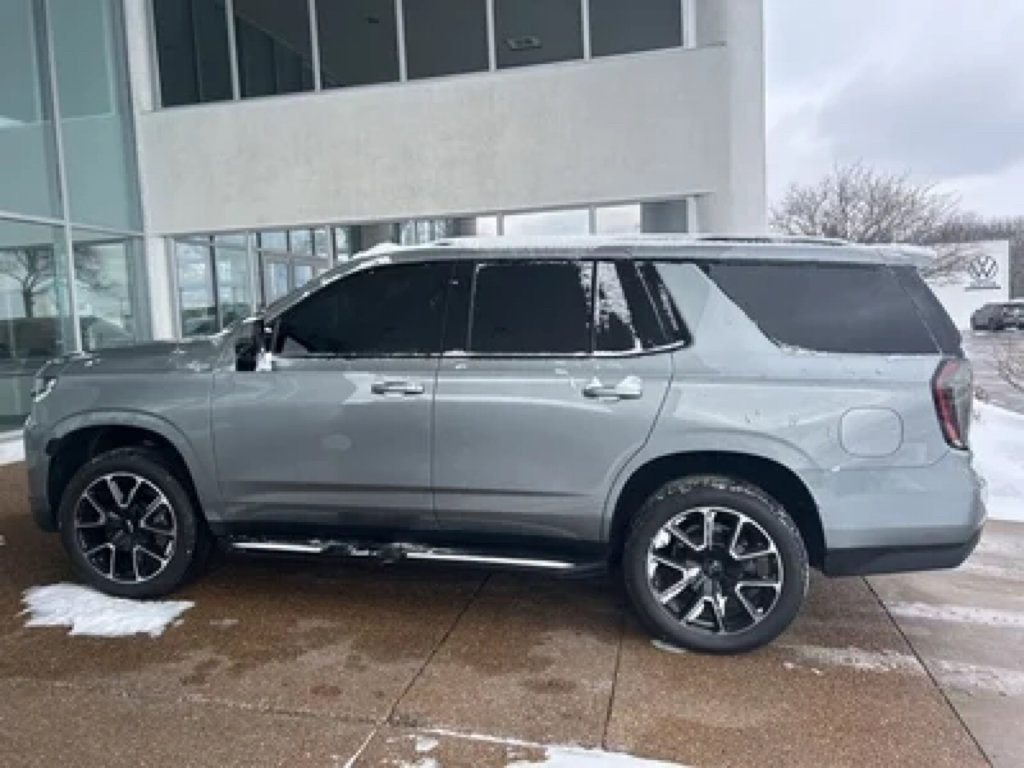 Used 2024 Chevrolet Tahoe RST w/ Luxury Package AWD/4WD image 8