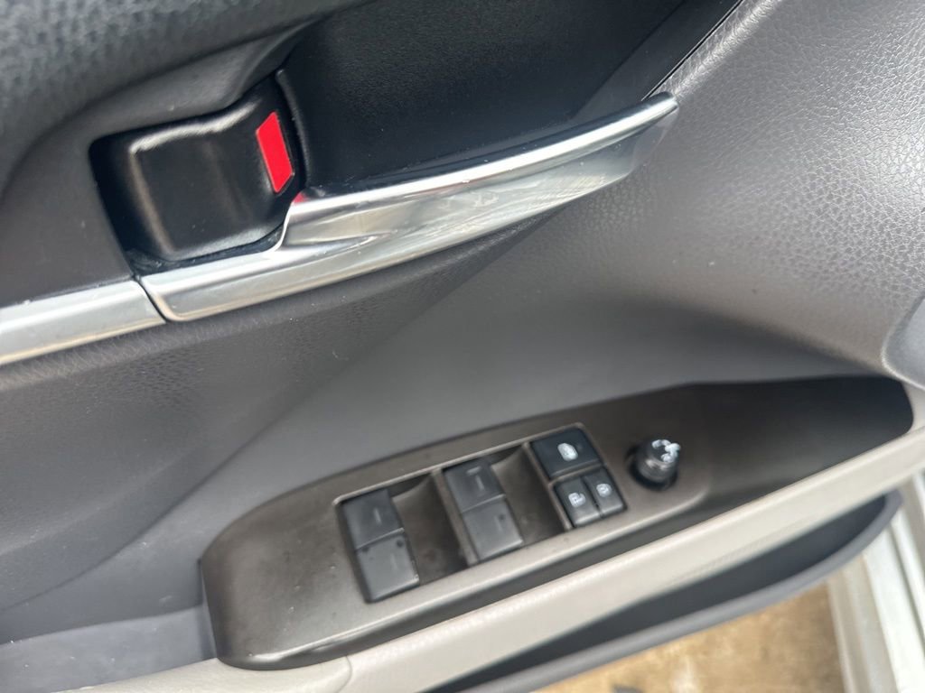 Used 2021 Toyota Camry SE w/ Cold Weather Package AWD/4WD image 18