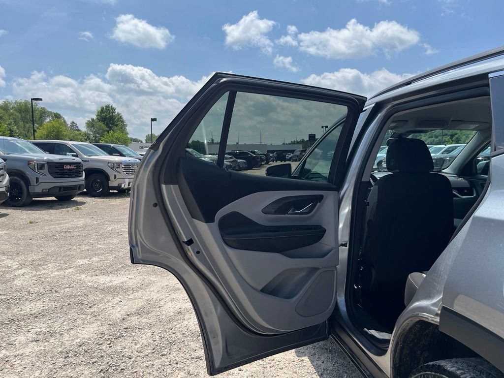 Used 2024 GMC Terrain SLE w/ Driver Convenience Package AWD/4WD image 30