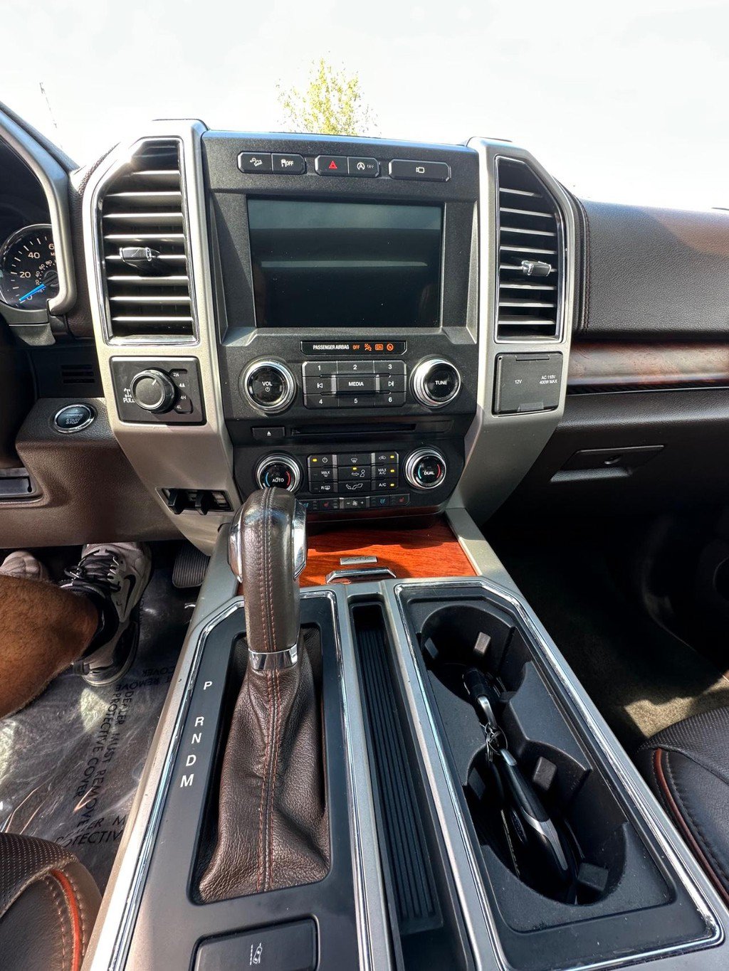 Used 2017 Ford F150 King Ranch w/ Equipment Group 601A Luxury AWD/4WD image 18