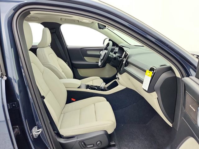 New 2026 Volvo XC40 B5 Ultra w/ Climate Package image 18