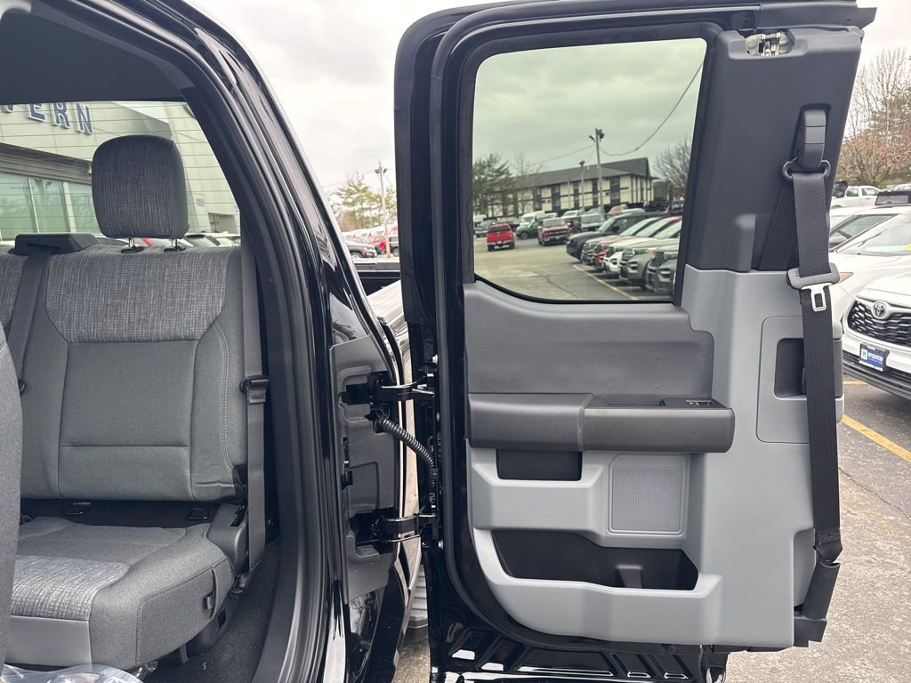 New 2026 Ford F250 XLT w/ FX4 Off-Road Package image 21