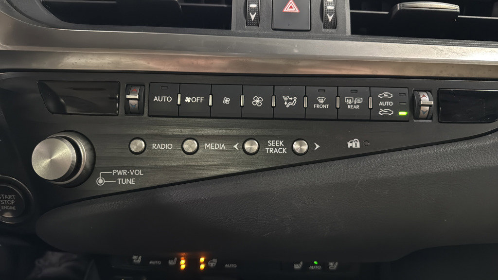 Used 2021 Lexus ES 250 w/ Premium Package image 28