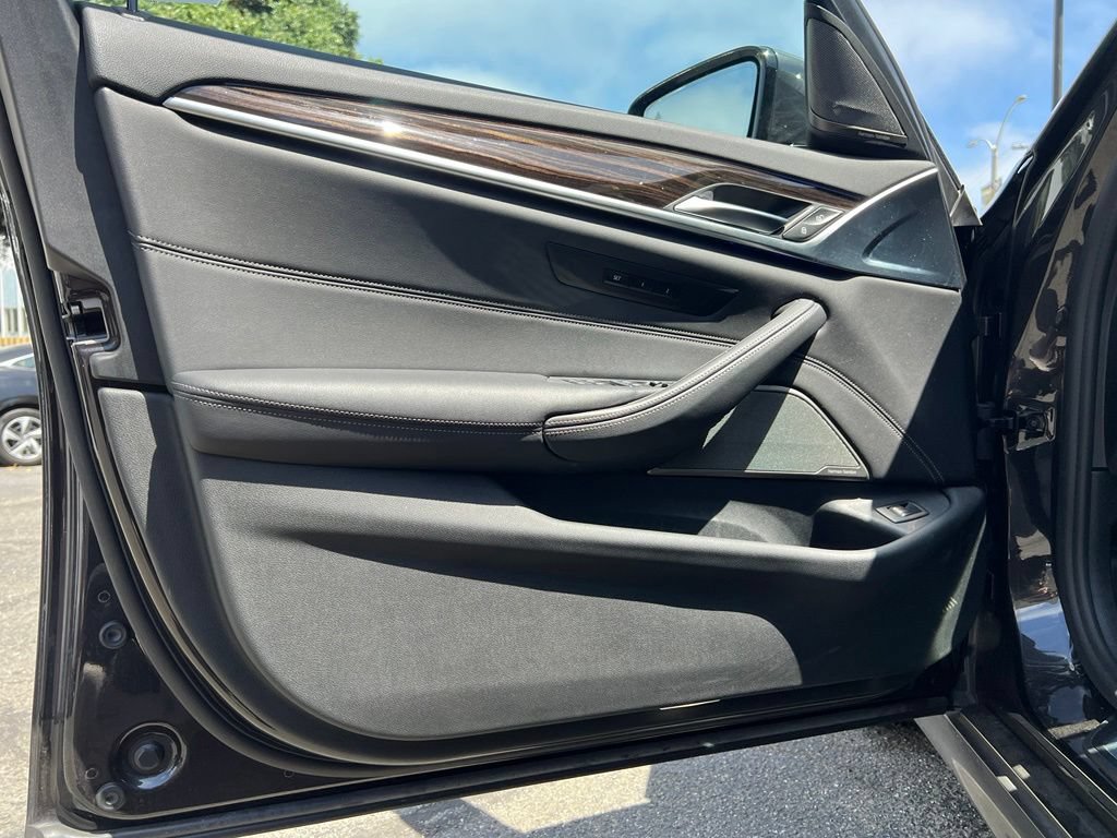 Used 2021 BMW 540i w/ Executive Package RWD image 39