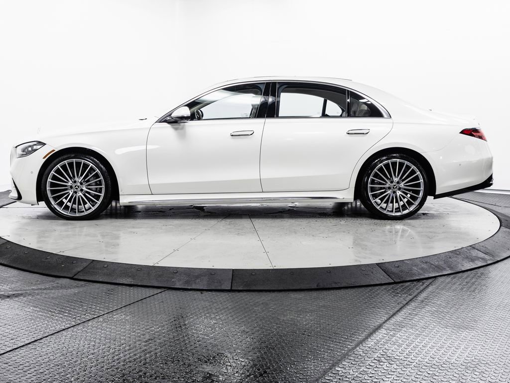 Used 2023 Mercedes-Benz S 580 4MATIC Sedan image 4