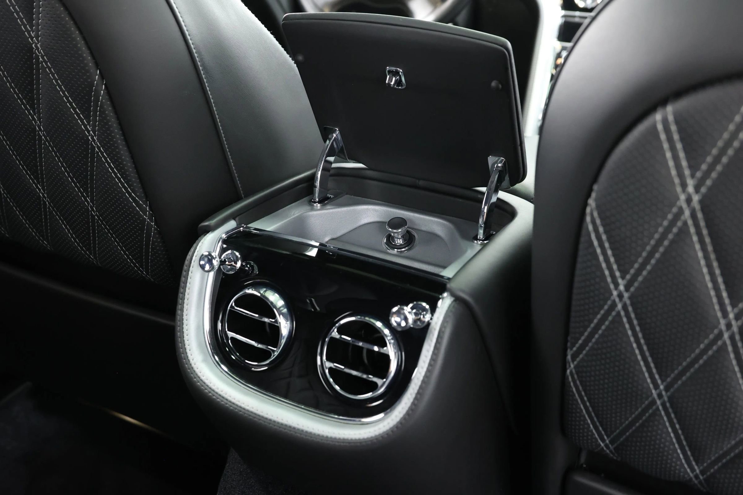 Used 2018 Bentley Mulsanne image 98