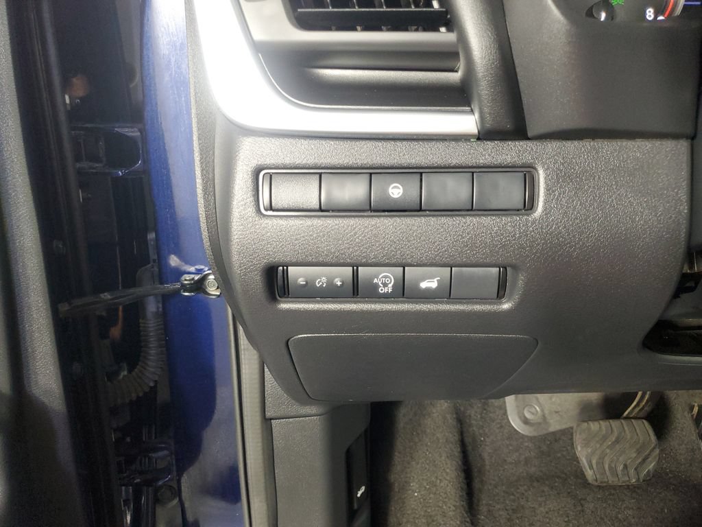 Used 2025 Nissan Rogue SV FWD image 28