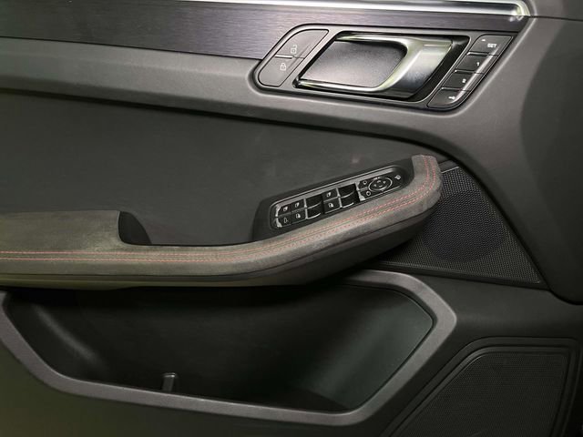 Certified 2023 Porsche Macan GTS image 34