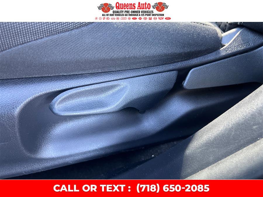 Used 2021 Toyota C-HR LE FWD image 22