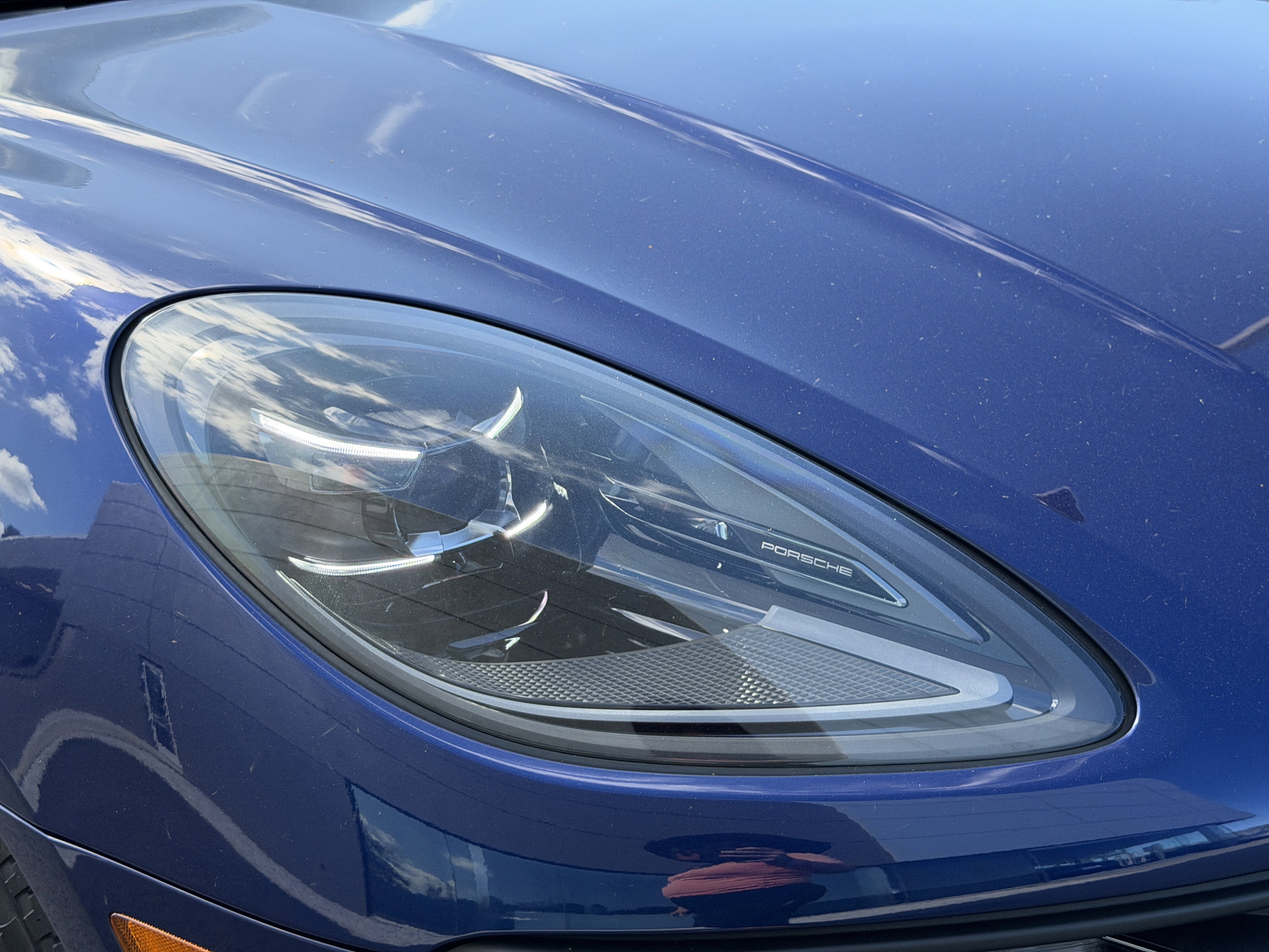 Certified 2025 Porsche Macan Turbo image 13