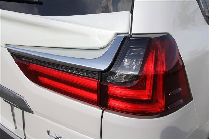 Used 2018 Lexus LX 570 4WD w/ Luxury Package image 14