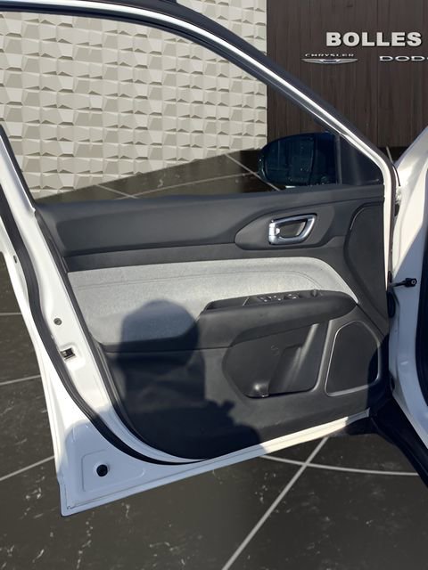 Certified 2022 Jeep Compass Latitude w/ Convenience Group image 15