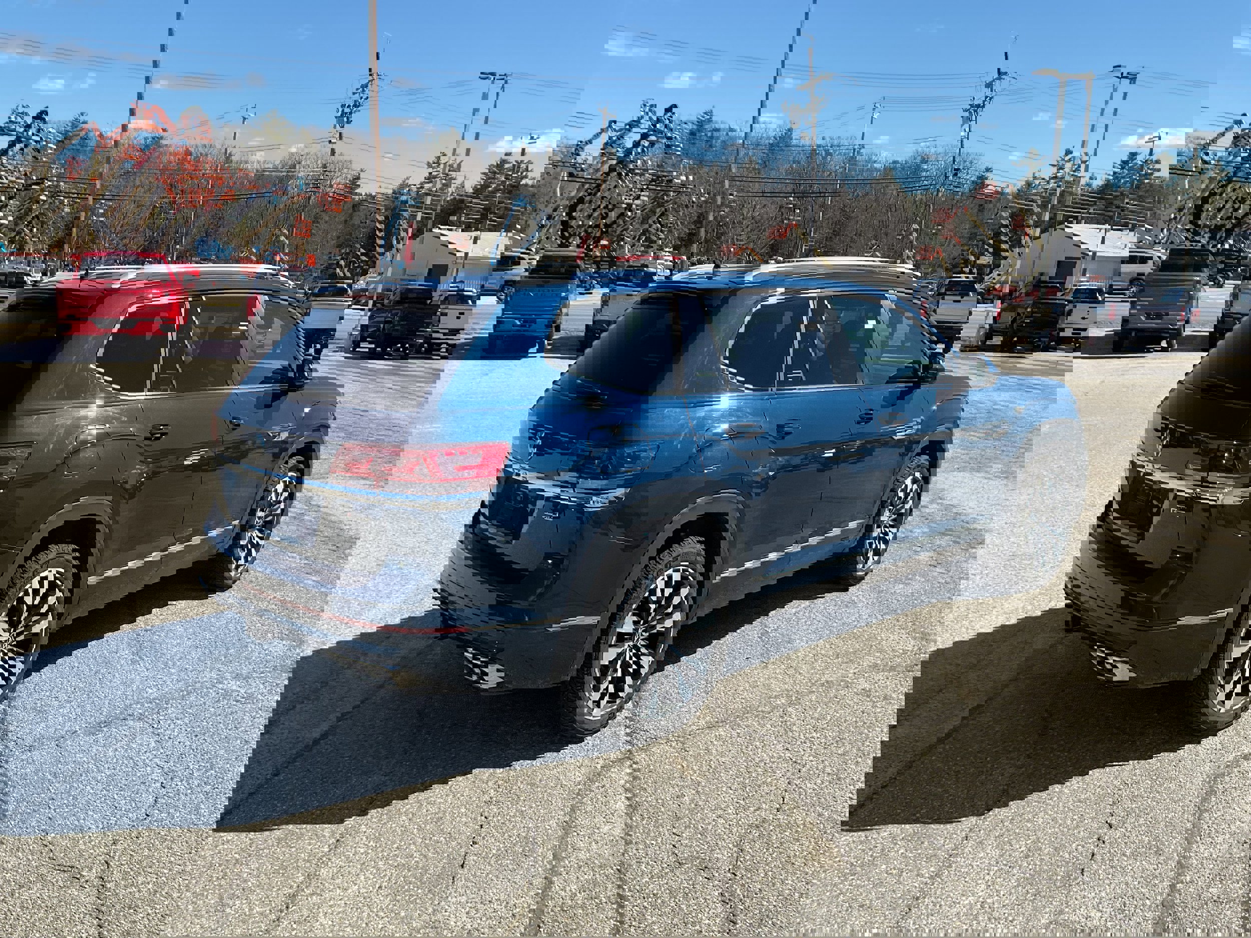 Used 2021 Volkswagen Atlas SEL R-Line image 3