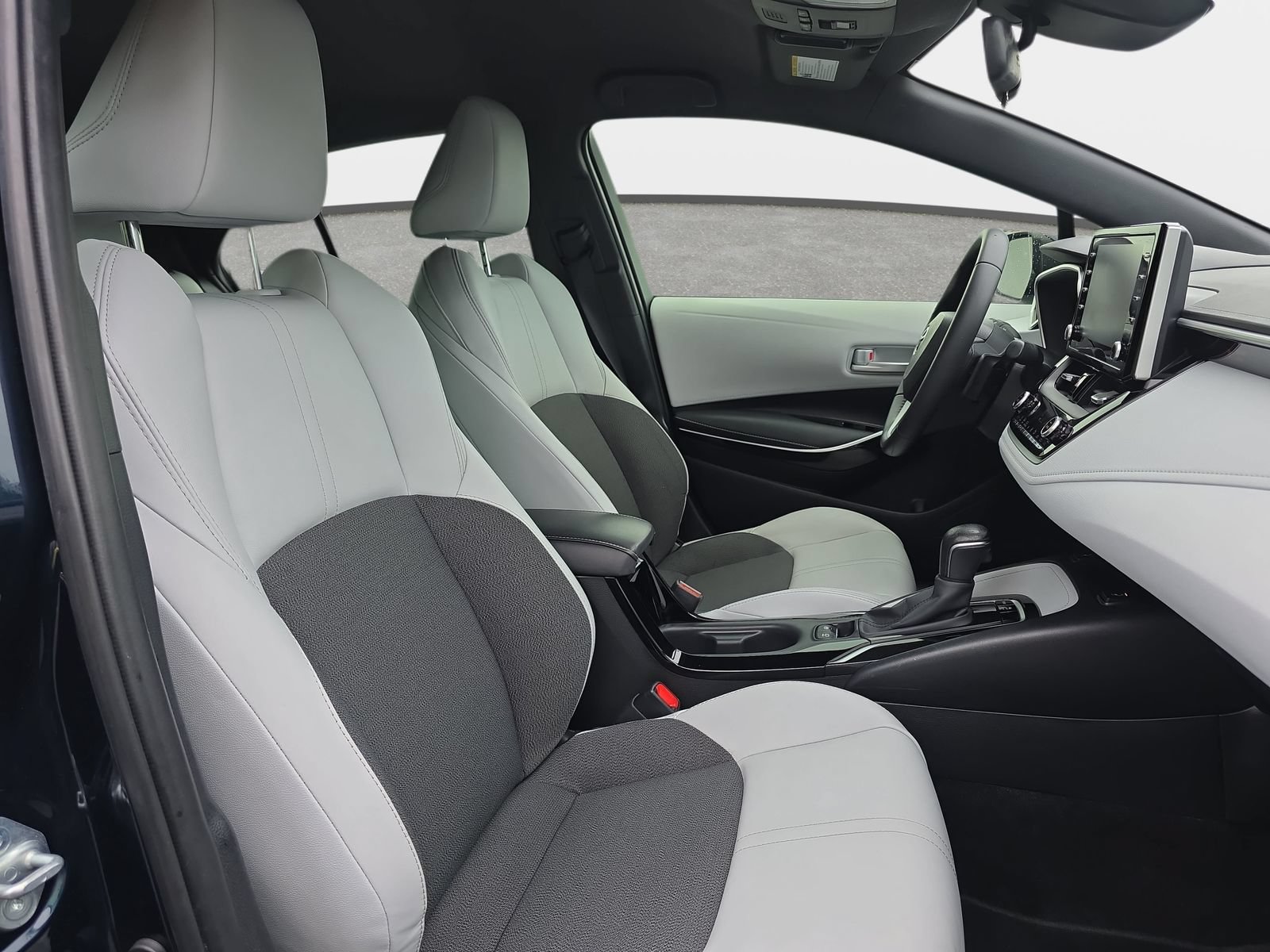 Used 2021 Toyota Corolla XSE FWD image 10