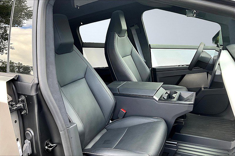 Used 2024 Tesla Cybertruck Cyberbeast image 7