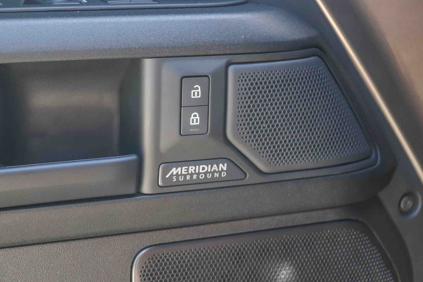 Certified 2025 Land Rover Defender 110 AWD/4WD image 21