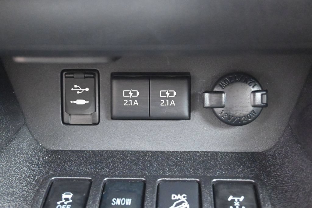 Certified 2017 Toyota Highlander Limited Platinum w/ Protection Package #3 AWD/4WD image 25