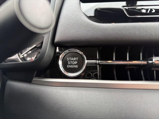 Used 2025 Mitsubishi Outlander SE image 23