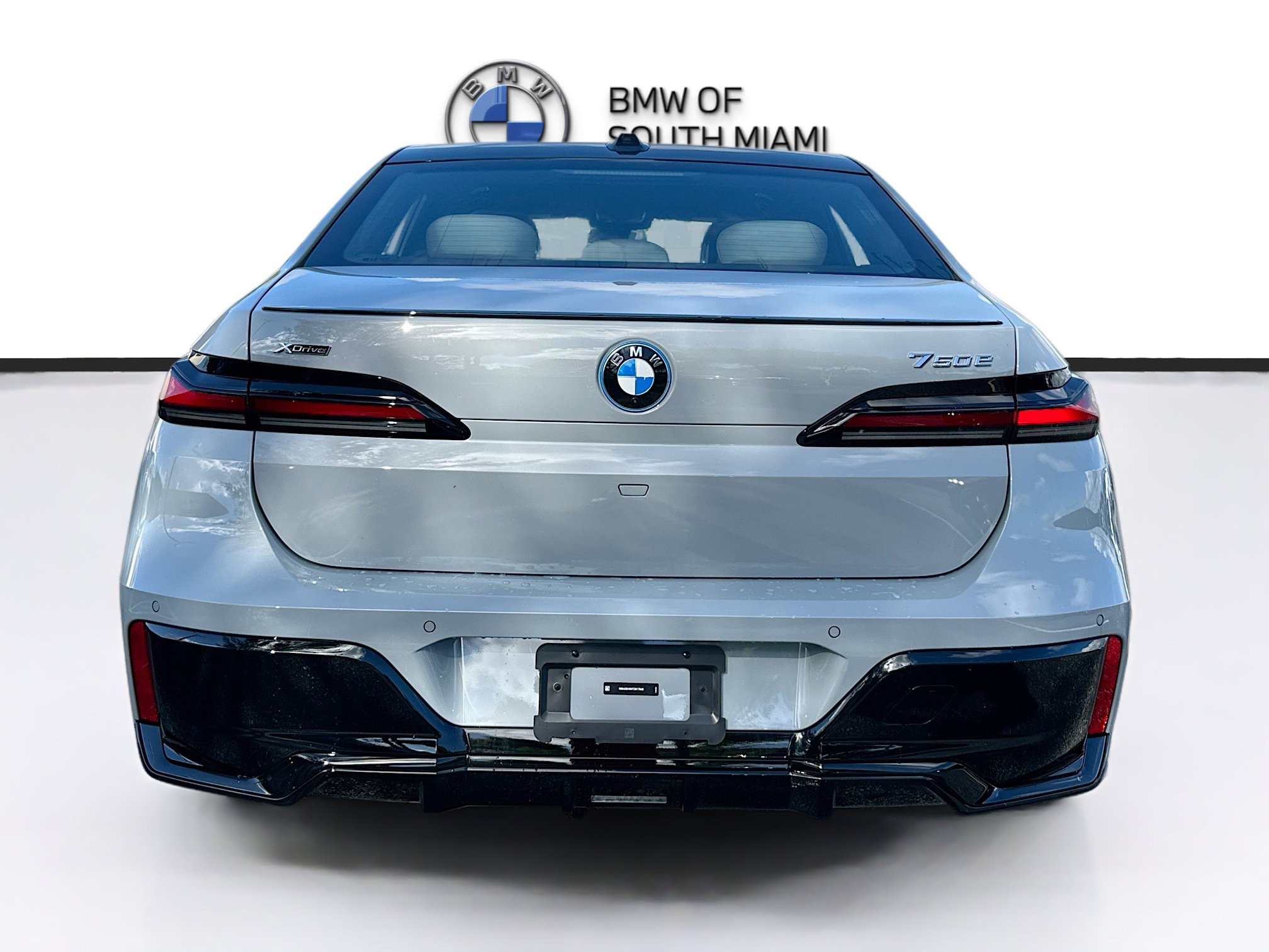 New 2026 BMW 750e xDrive w/ Executive Package image 5