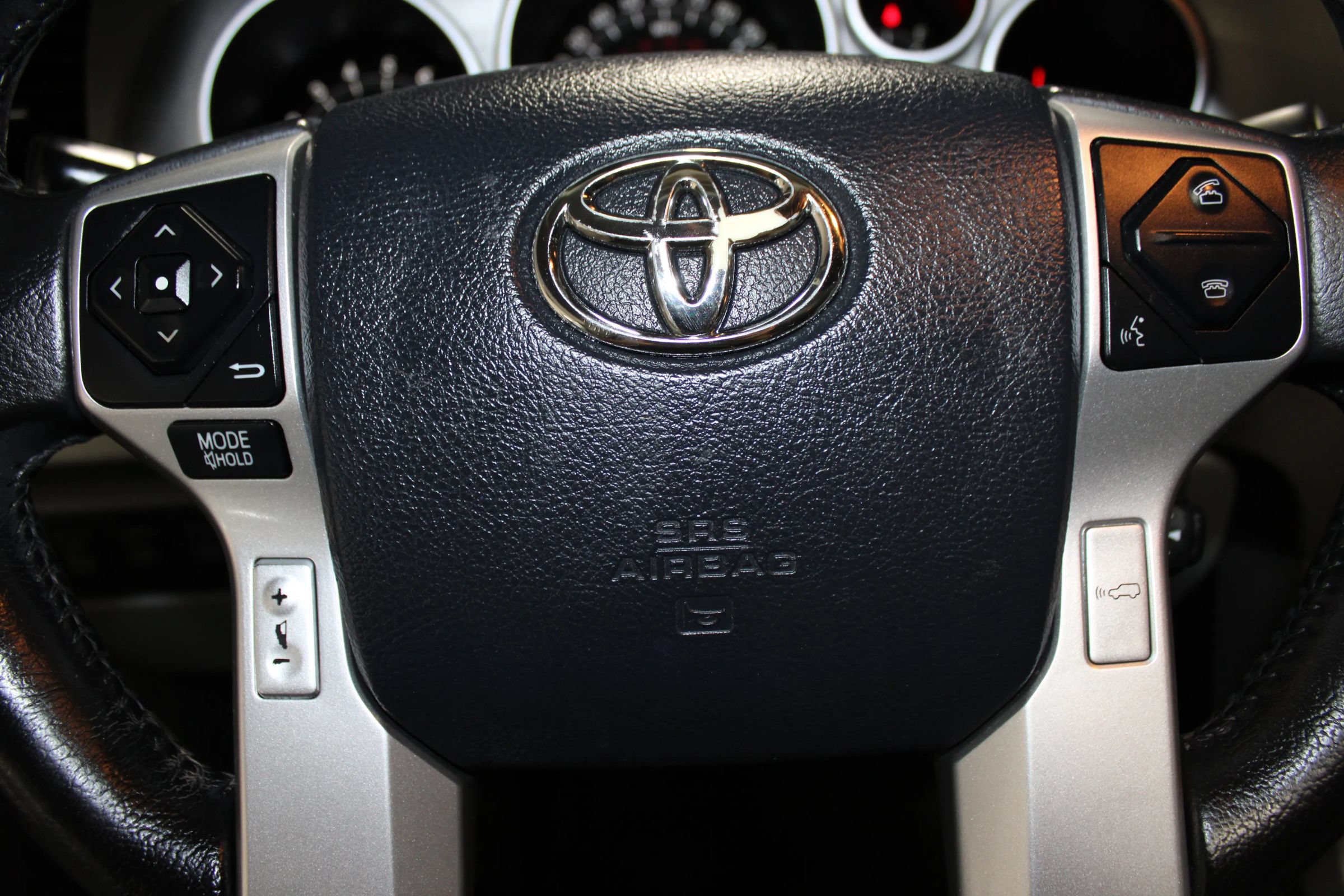 Used 2014 Toyota Sequoia Platinum RWD image 20