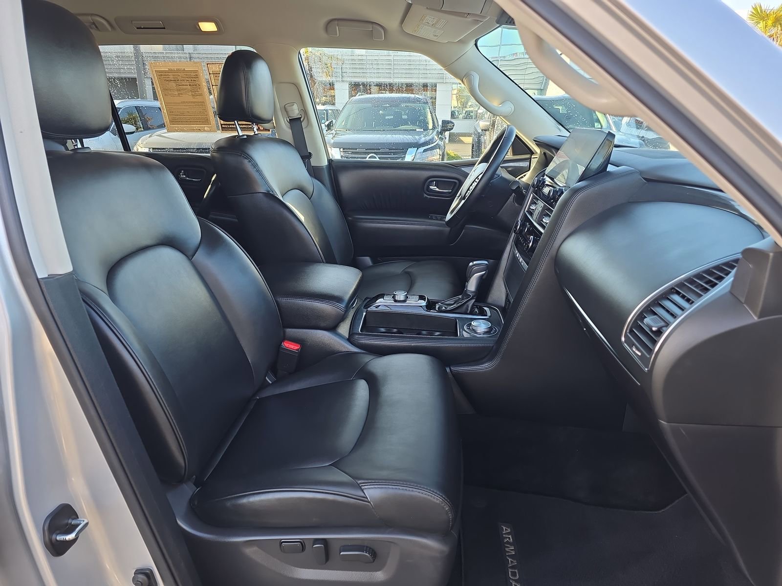 Used 2024 Nissan Armada SV image 31