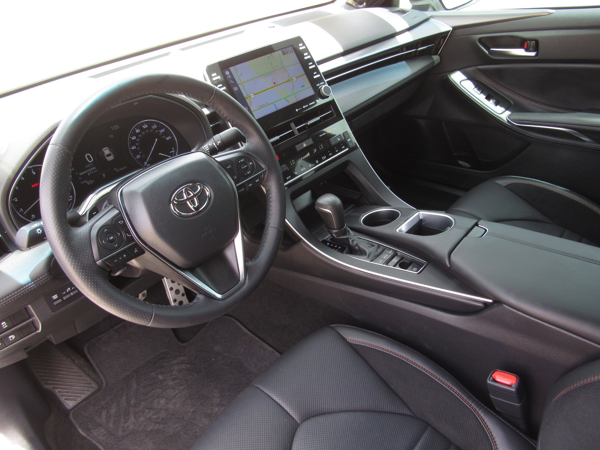 Used 2021 Toyota Avalon XSE w/ Carpet Mat Package (TMS) FWD image 15