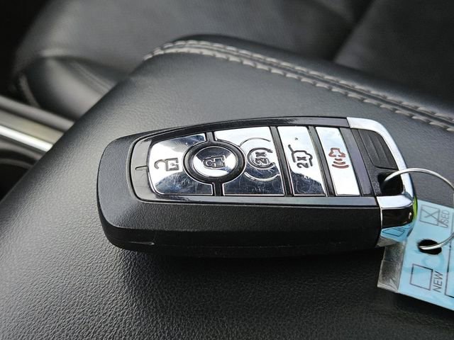 Used 2020 Lincoln Corsair FWD w/ Premium Package image 16