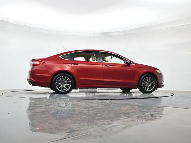 Used 2014 Ford Fusion SE w/ Equipment Group 202A FWD image 30