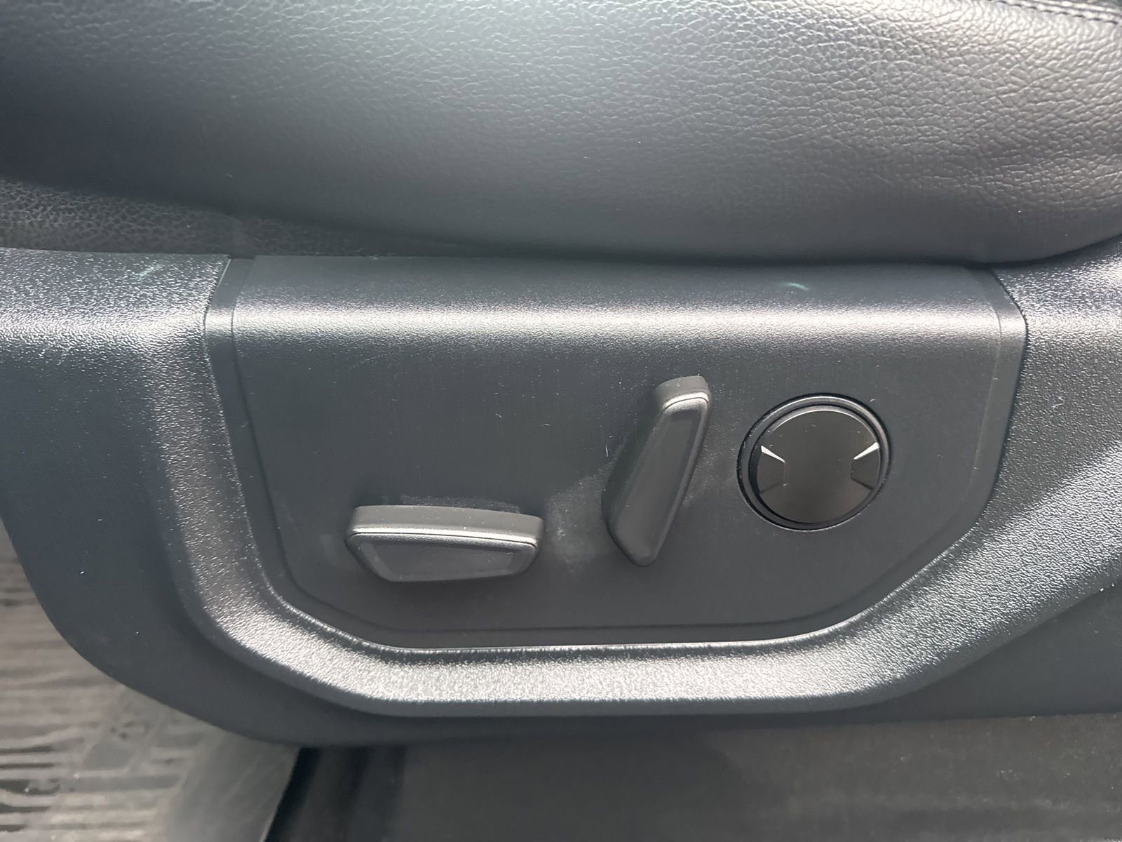 Used 2020 Ford Expedition XLT w/ Equipment Group 202A image 25