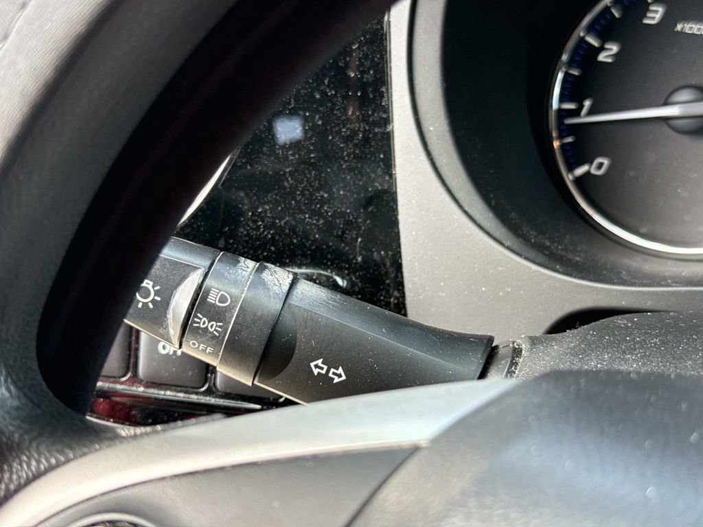 Used 2020 Mitsubishi Outlander ES image 34