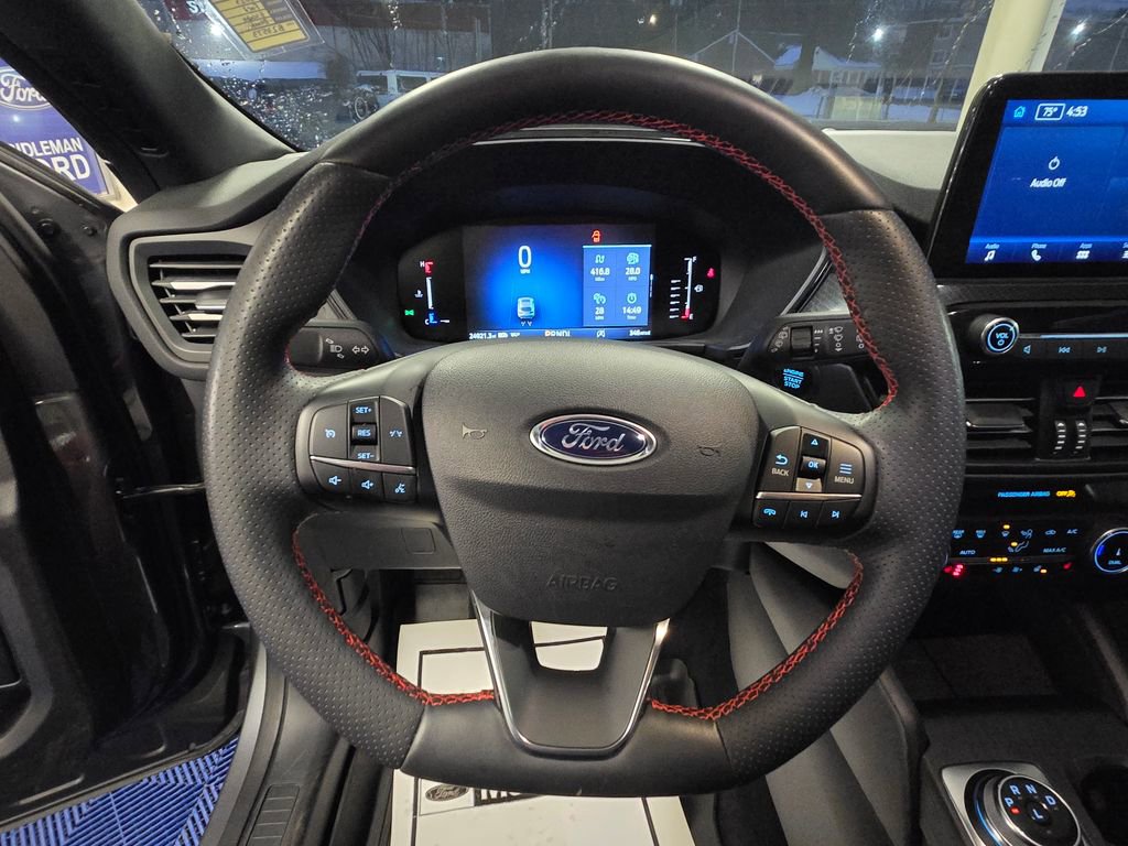 Used 2023 Ford Escape ST-Line image 14