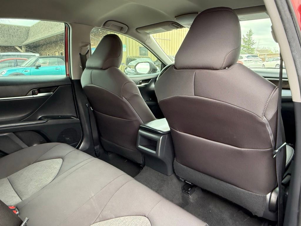 Used 2019 Toyota Camry LE FWD image 12