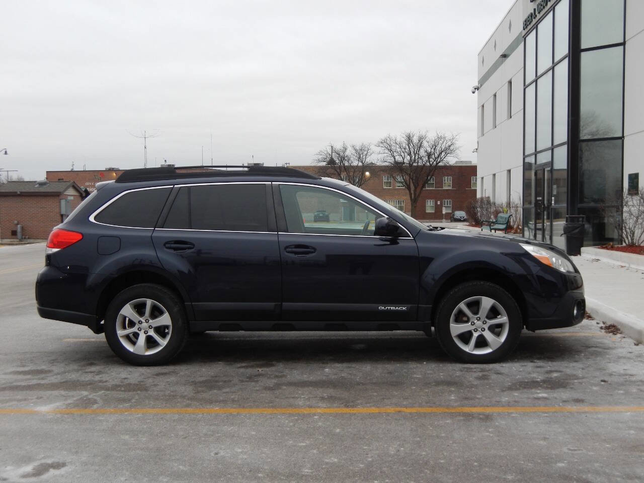 Used 2013 Subaru Outback 2.5i Premium AWD/4WD image 20