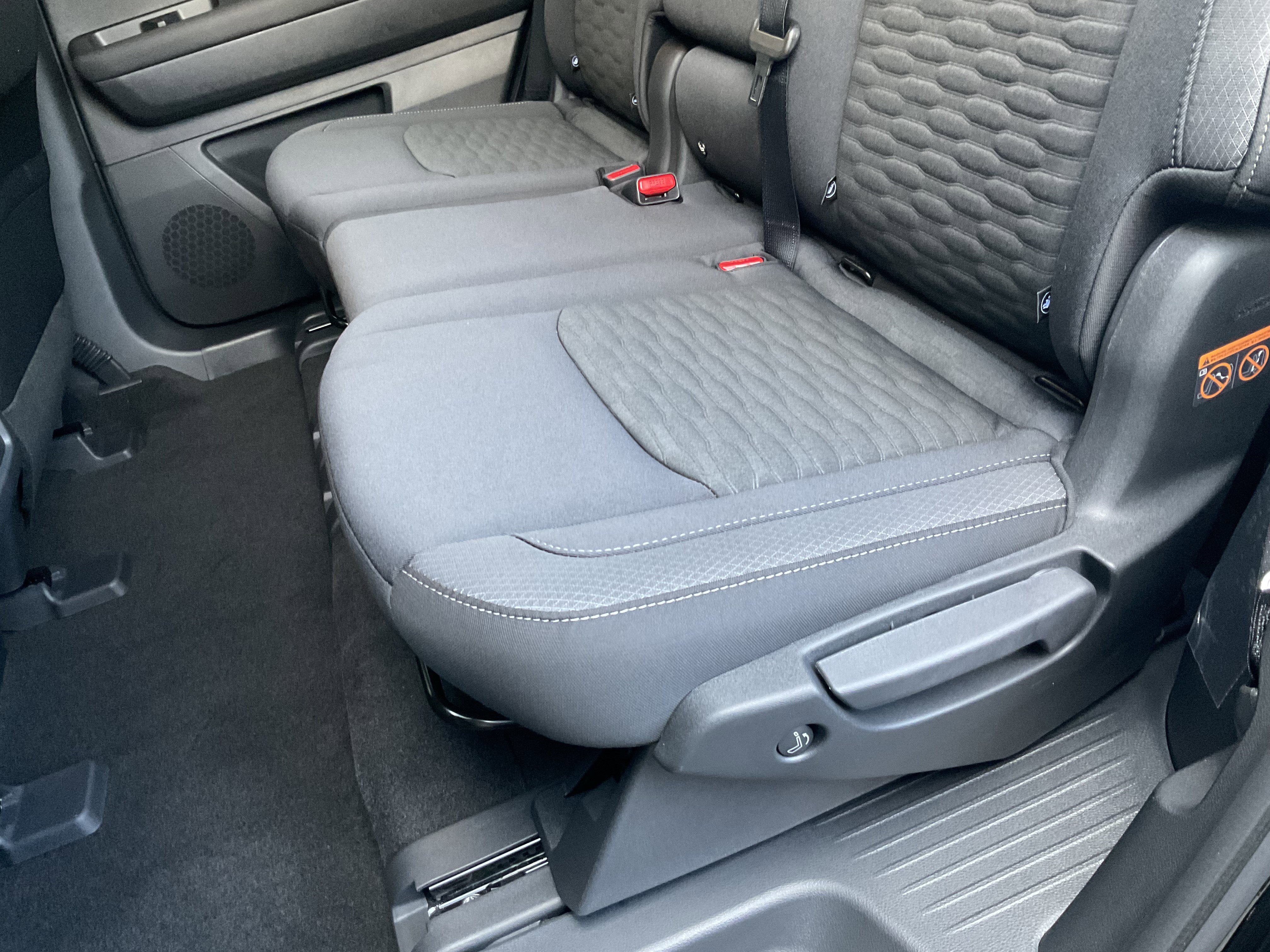 Used 2025 Nissan Pathfinder SV w/ Black Appearance Package image 36