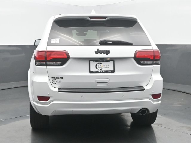 Used 2019 Jeep Grand Cherokee Altitude AWD/4WD image 5