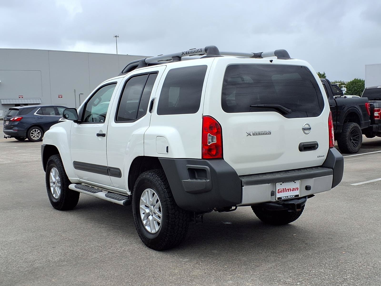 Used 2015 Nissan Xterra S w/ Value Package RWD image 3