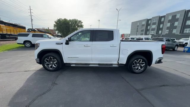 Used 2024 GMC Sierra 1500 SLT w/ SLT Premium Plus Package AWD/4WD image 5