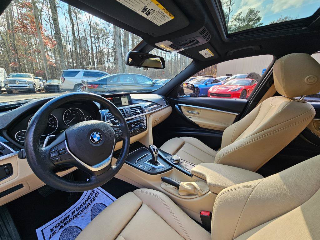 Used 2018 BMW 330i xDrive Sedan w/ Premium Package AWD/4WD image 17