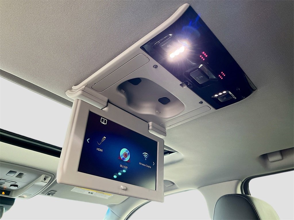 Used 2020 Cadillac Escalade Premium Luxury w/ Escalade Sport Edition image 25