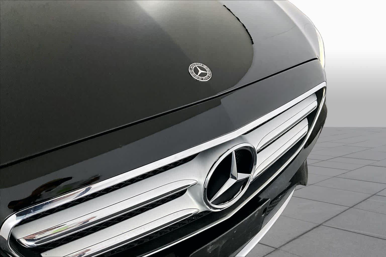 Certified 2018 Mercedes-Benz E 300 4MATIC image 29
