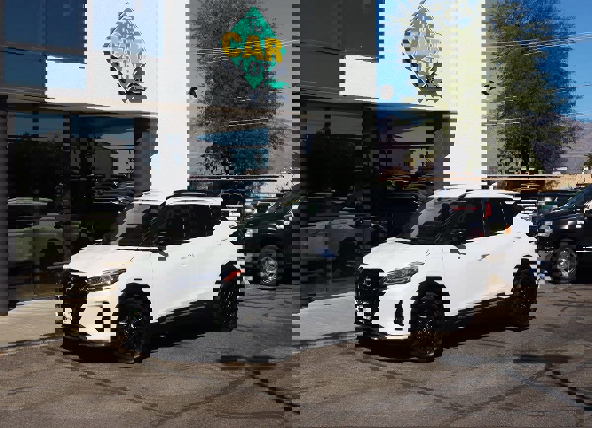 Used 2023 Nissan Kicks SR image 3